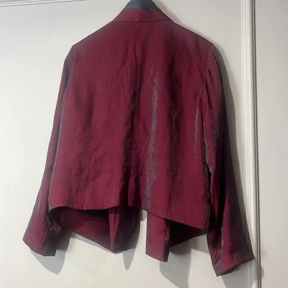 NWT! Beautiful Chicos drape-front metallic Sultry Red jacket w/pockets. Size 3 - Picture 2 of 4